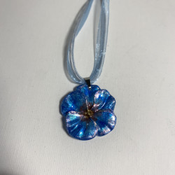 Pendentif fleur en résine