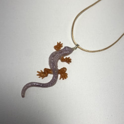 Pendentif salamandre en résine